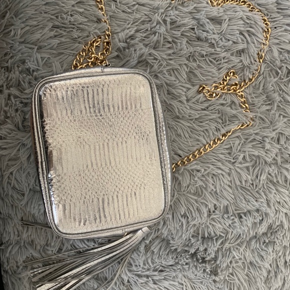 Victoria secret silver bag - Picture 2 of 3